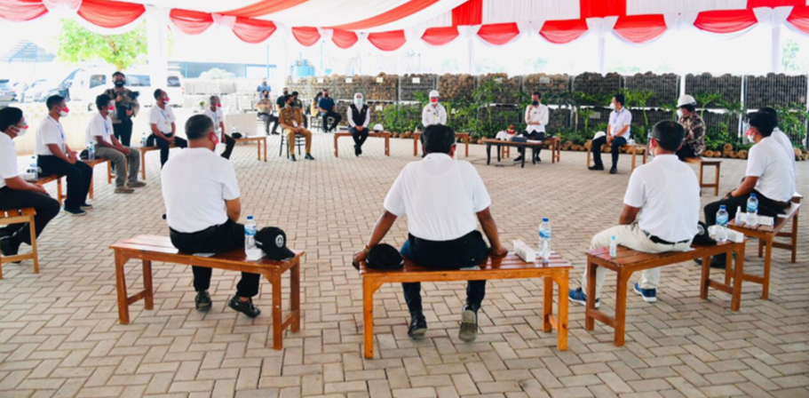 Potensi Porang Sebagai Pangan Fungsional dan Antibakteri Potensi Porang Sebagai Pangan Fungsional dan Antibakteri